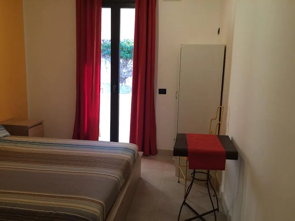 La Casa Delle Farfalle Bed and Breakfast Syracuse 0*,  Italia